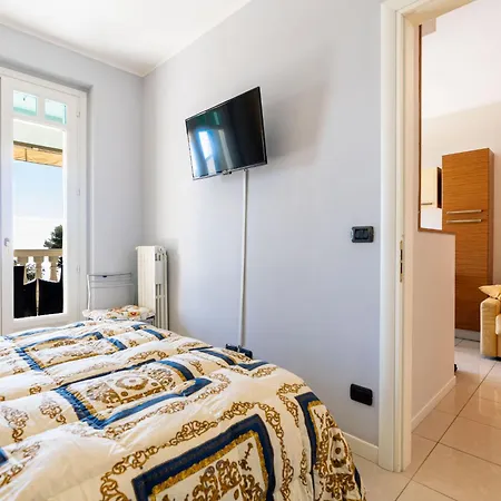 Casa Al Mare Con Bella Vista By Interhome