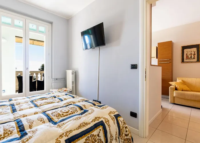 Casa Al Mare Con Bella Vista By Interhome
